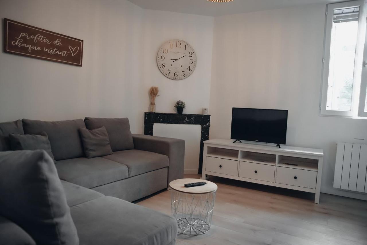 Superbe Appartement Avec Terrasse Au Calme Ernée Exteriér fotografie
