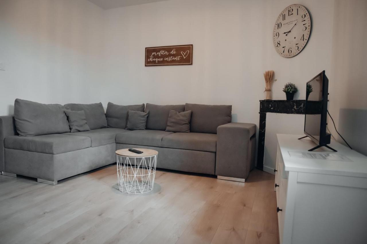 Superbe Appartement Avec Terrasse Au Calme Ernée Exteriér fotografie