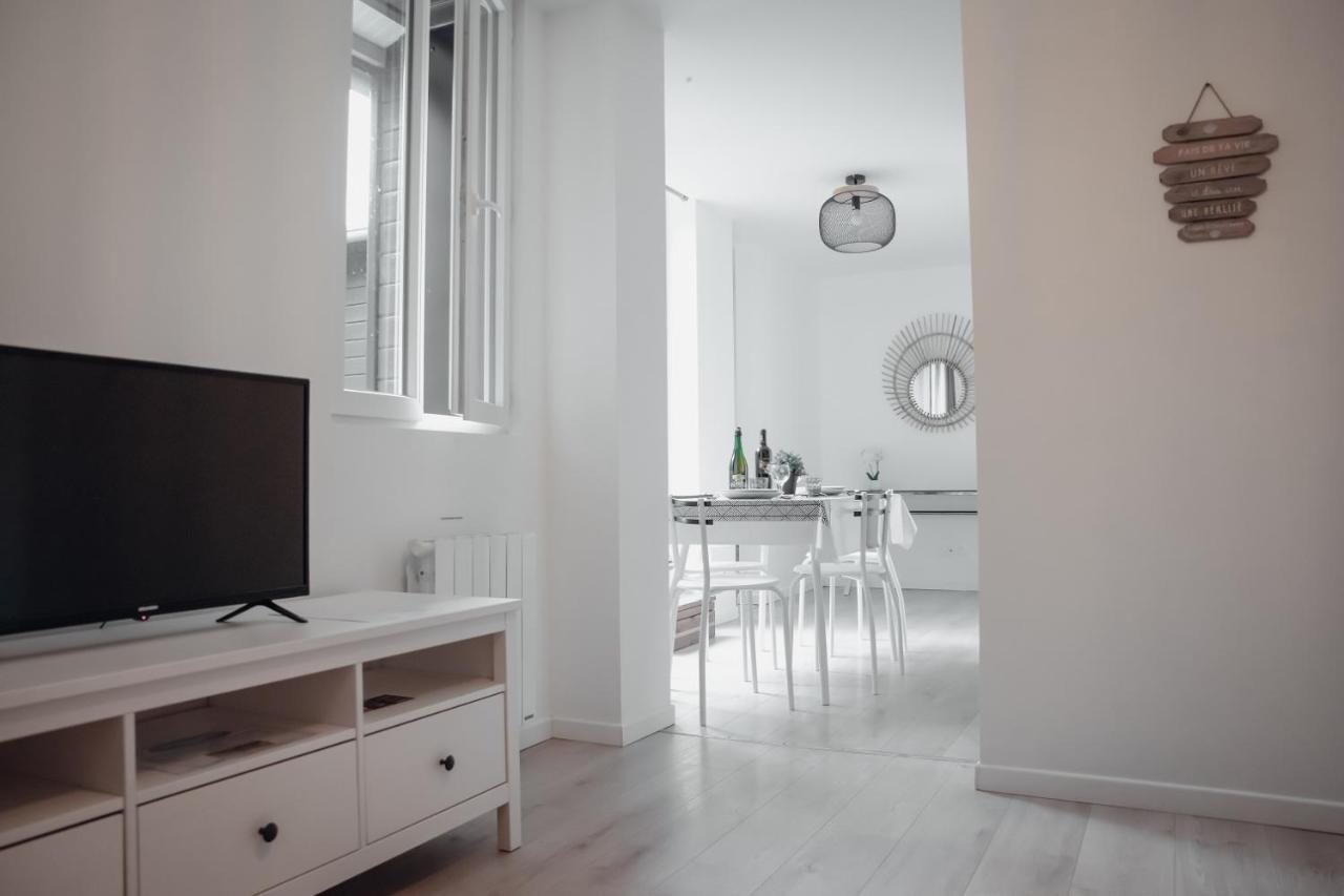 Superbe Appartement Avec Terrasse Au Calme Ernée Exteriér fotografie
