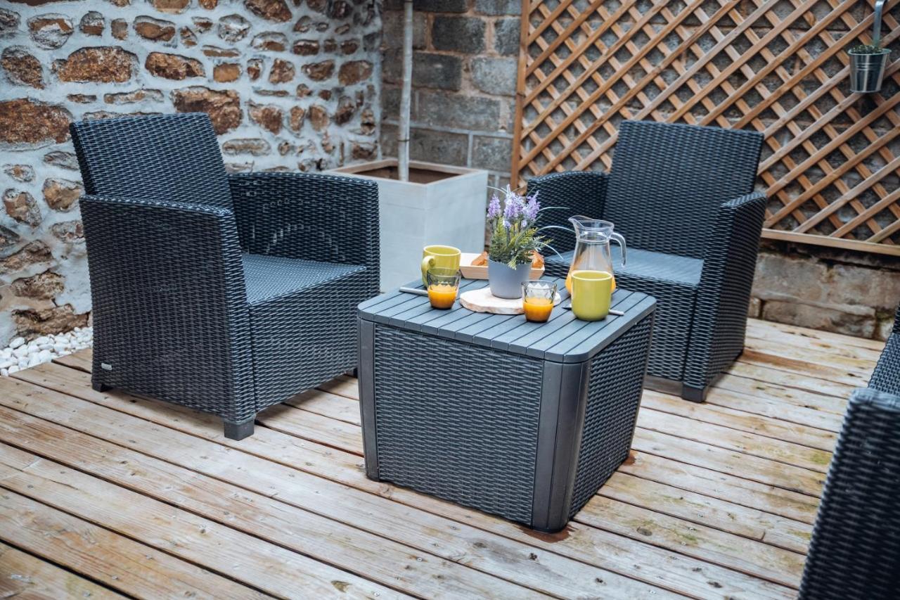 Superbe Appartement Avec Terrasse Au Calme Ernée Exteriér fotografie