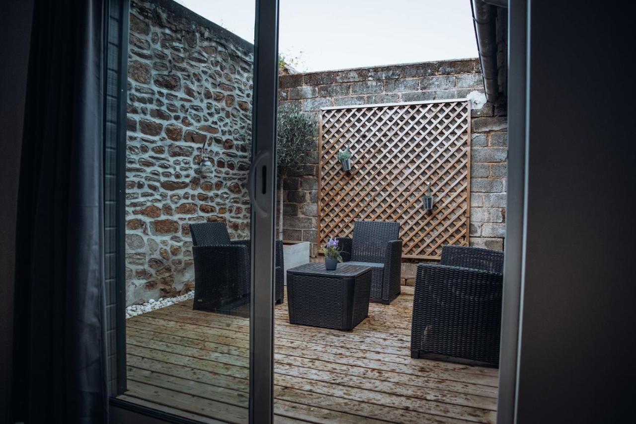 Superbe Appartement Avec Terrasse Au Calme Ernée Exteriér fotografie